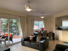 Limnaria Gardens: Sunny 2 Bed Apartment, Paphos